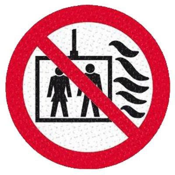 Aufzug im Brandfall nicht benutzen DIN EN ISO 7010